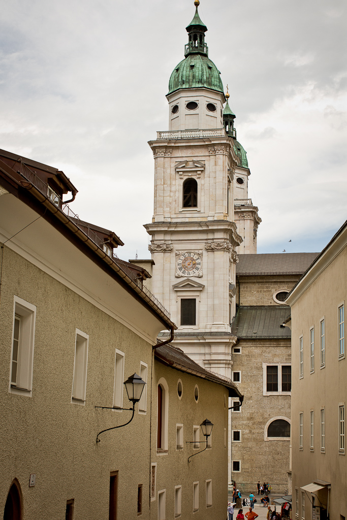 Cathédrale de Salzburg. - Un premier aperçu, une première photo, tandis que nous cherchons à accéder à la forteresse